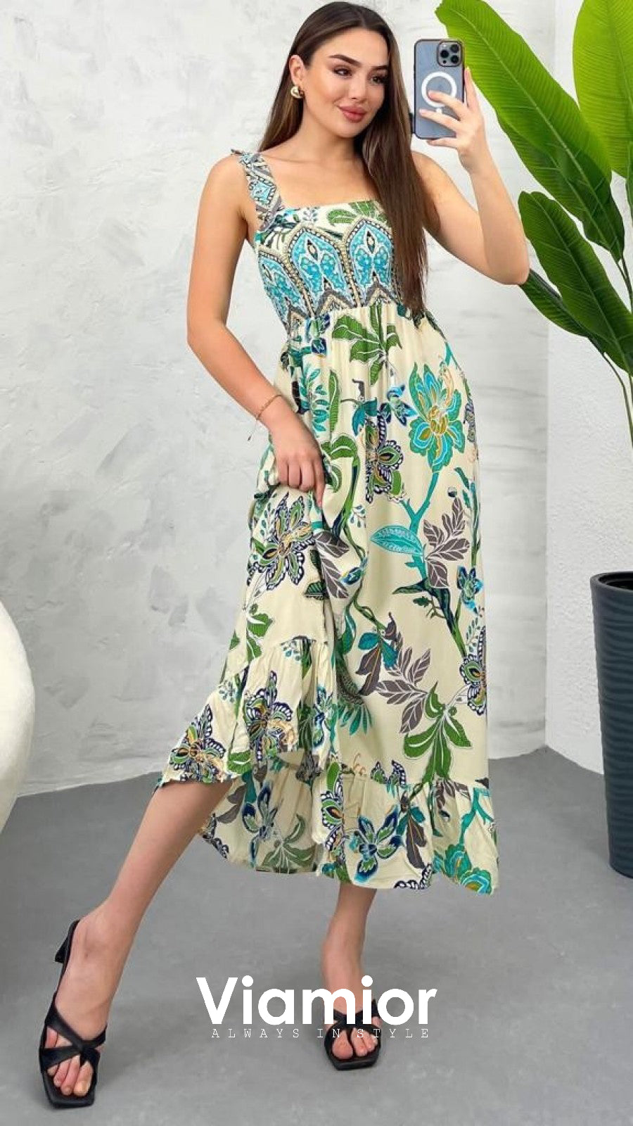 Hulia Dress