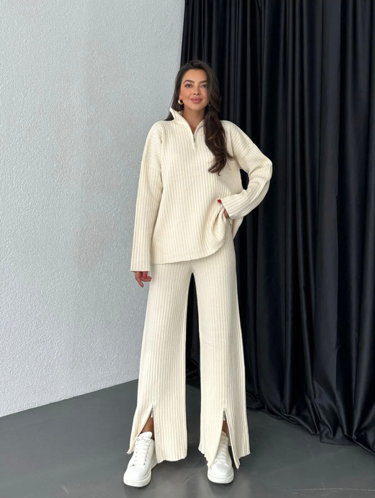 Off White Zipper Set