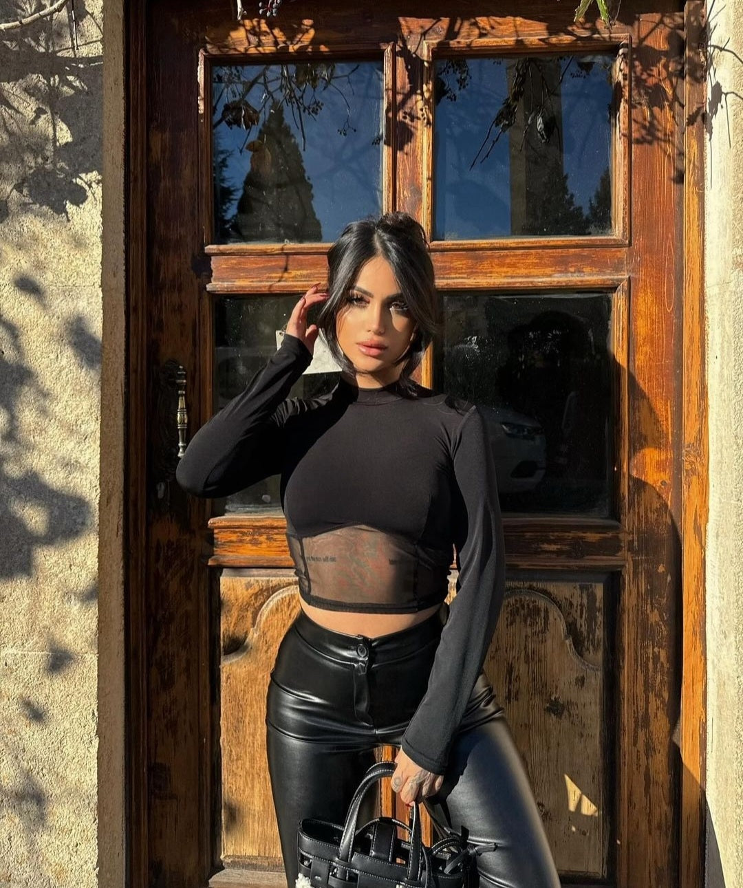 Black Transparent Crop